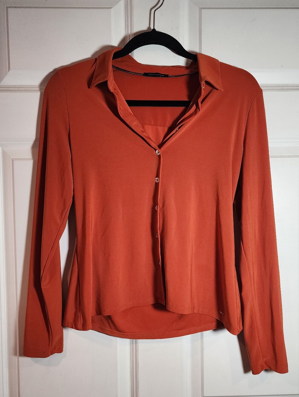 Tommy Hilfiger Women’s Long Sleeve Button-Front Top in Rust Orange Stretchy